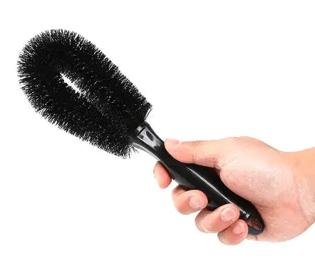 Brosse de nettoyage jantes & pneus.